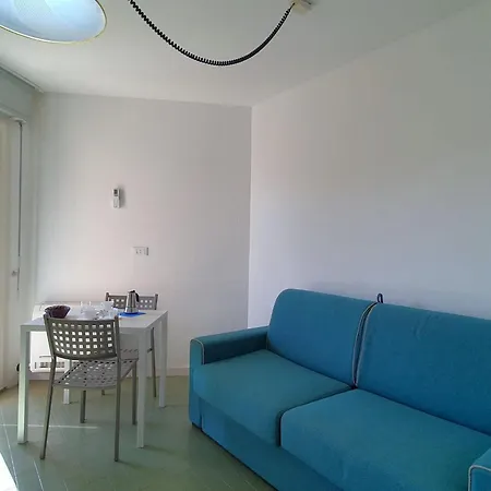 Cosy By The Sea Apartment *