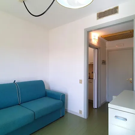 Cosy By The Sea Apartment
